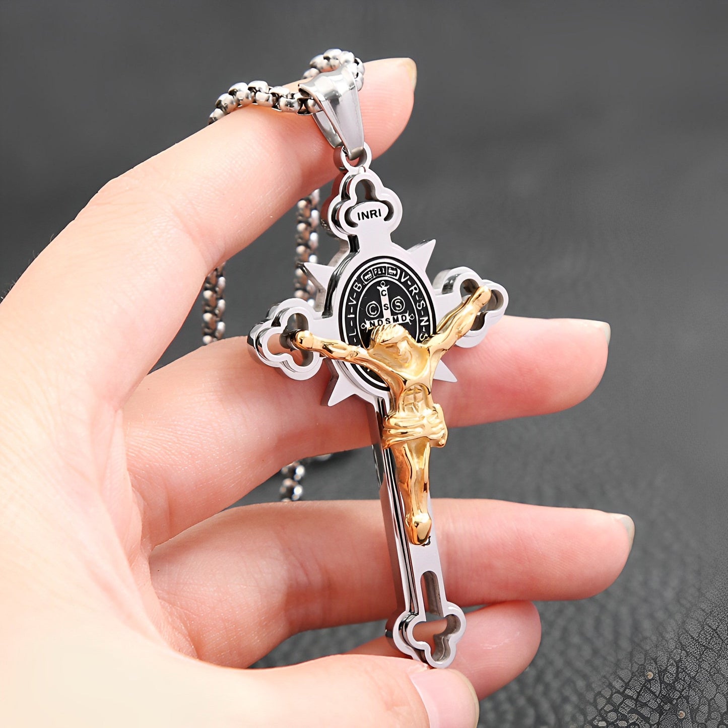 Colar Cruz de São Bento Suprema - Compre 1, leve 2 [Compre 1 Colar e Receba o 2º Totalmente Grátis]